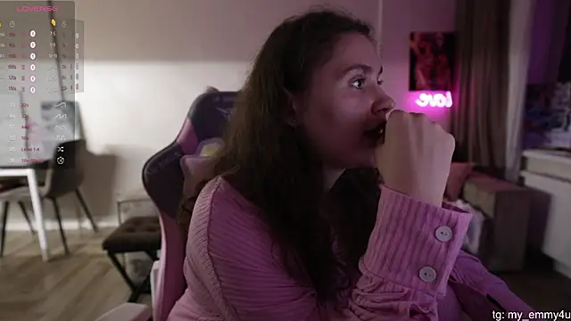 Snapshot of My_Emmy chatting on September 2025 06:53:01 PM My Emmy online show from September 2025 06:53:01 PM