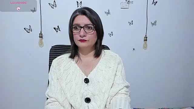 Amie Adams82  online show from February 2026 02:47:02 PM