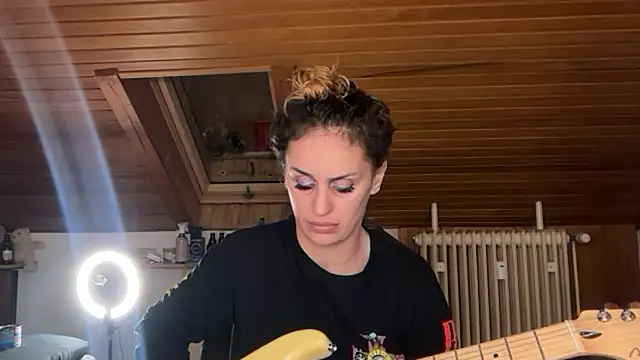 JeSuisUnTapin online show from October 2025 11:47:01 PM