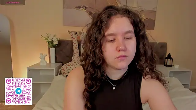 Snapshot of Ariella_Sol chatting on June 2026 01:27:01 AM Ariella Sol online show from June 2026 01:27:01 AM