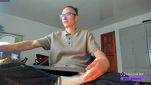 Snapshot of MrShaggy chatting on May 2026 05:24:02 AM MrShaggy online show from May 2026 05:24:02 AM