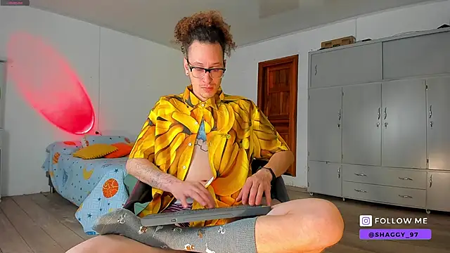 Snapshot of MrShaggy chatting on June 2026 05:42:01 AM MrShaggy online show from June 2026 05:42:01 AM