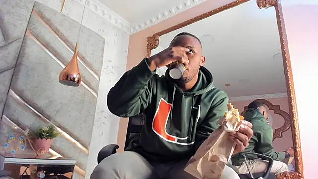 JamesParck online show from January 2025 12:20:02 PM