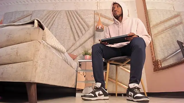 JamesParck online show from February 2025 11:33:01 AM