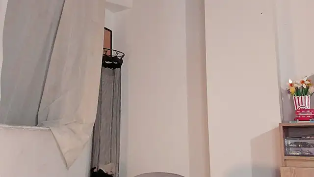 uglycoyote18 online show from December 2024 03:30:02 AM