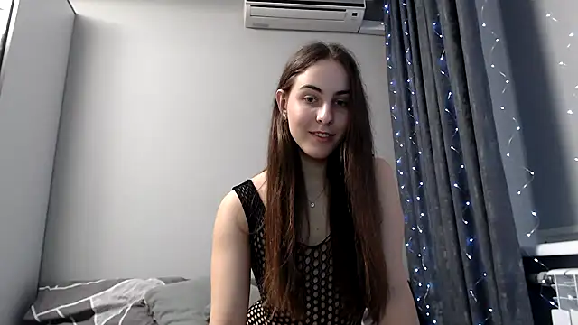 Snapshot of SierraSky_ chatting on December 2024 09:32:02 PM SierraSky online show from December 2024 09:32:02 PM