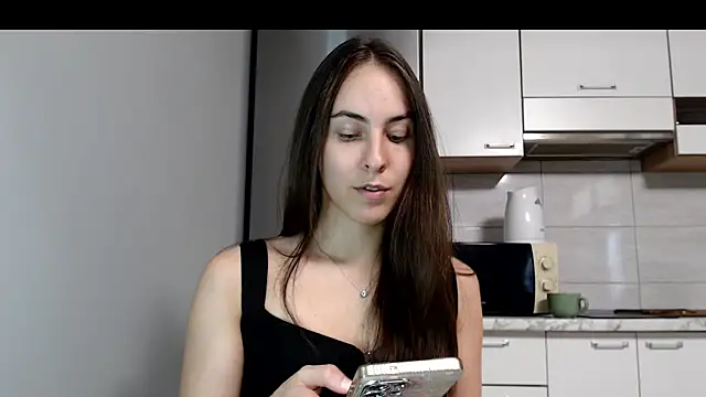 Snapshot of SierraSky_ chatting on July 2026 05:18:02 PM SierraSky online show from July 2026 05:18:02 PM