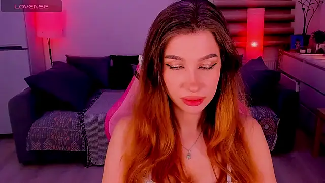 tenderdreams online show from November 2025 08:01:01 PM