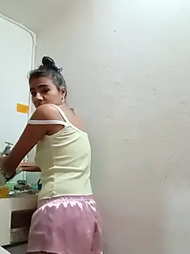 Leslly  online show from December 2024 10:17:01 AM