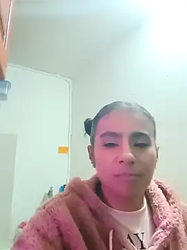 Leslly  online show from February 2025 11:17:02 AM