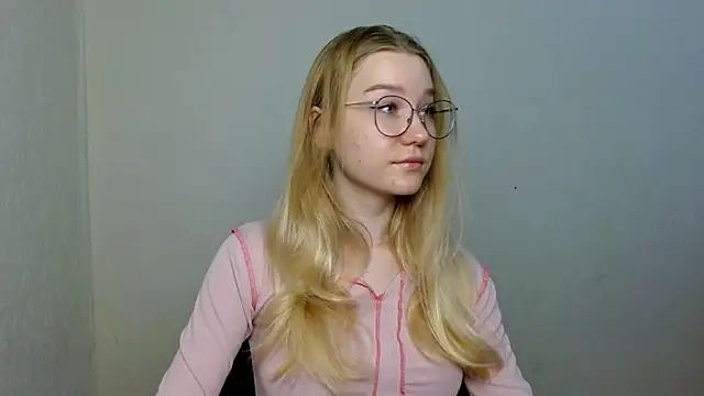 cindi hot online show from November 2025 10:59:02 AM