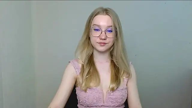 cindi hot online show from April 2026 10:13:01 AM