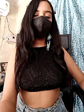 Parinaaz18 online show from April 2026 03:02:01 AM