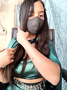 Parinaaz18 online show from April 2026 01:52:02 AM