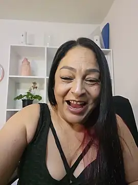 Snapshot of Gina_Myers chatting on June 2026 04:08:01 AM Gina Myers online show from June 2026 04:08:01 AM