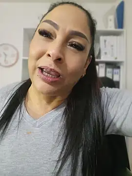 Snapshot of Gina_Myers chatting on July 2026 03:33:02 AM Gina Myers online show from July 2026 03:33:02 AM