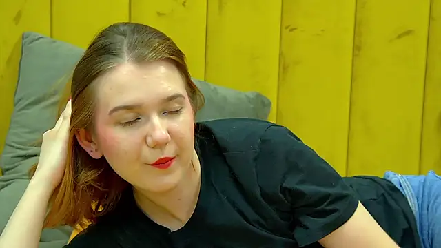 LessySmith online show from October 2025 04:19:01 PM