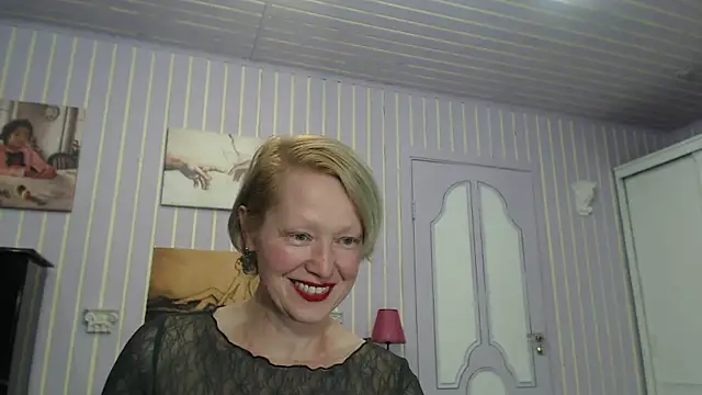Snapshot of Marquise555 chatting on May 2026 05:42:02 PM Marquise555 online show from May 2026 05:42:02 PM