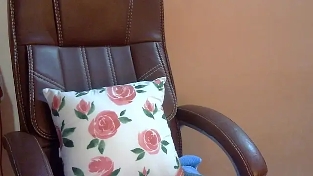 Hotty Bitch online show from February 2026 05:43:01 PM