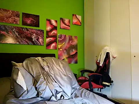 Snapshot of MASTERMONEY chatting on September 2025 09:47:02 PM MASTERMONEY online show from September 2025 09:47:02 PM