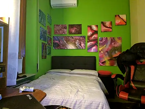 Snapshot of MASTERMONEY chatting on November 2025 04:20:01 PM MASTERMONEY online show from November 2025 04:20:01 PM