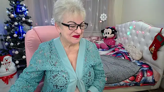 Snapshot of KayleSmoll chatting on December 2024 07:24:02 PM KayleSmoll online show from December 2024 07:24:02 PM