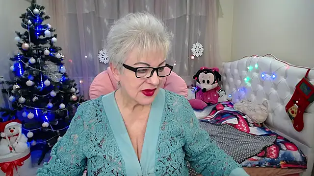 Snapshot of KayleSmoll chatting on December 2024 10:34:02 PM KayleSmoll online show from December 2024 10:34:02 PM