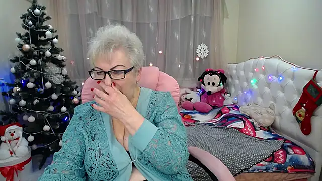 Snapshot of KayleSmoll chatting on December 2024 01:36:02 AM KayleSmoll online show from December 2024 01:36:02 AM