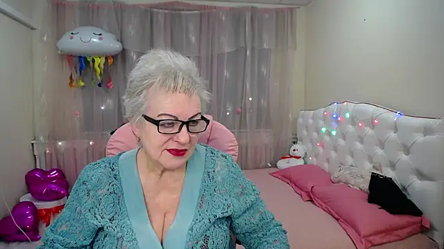 Snapshot of KayleSmoll chatting on January 2025 07:28:02 PM KayleSmoll online show from January 2025 07:28:02 PM