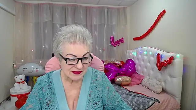 Snapshot of KayleSmoll chatting on January 2025 10:42:01 PM KayleSmoll online show from January 2025 10:42:01 PM