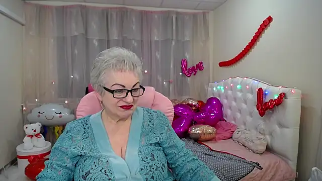 Snapshot of KayleSmoll chatting on February 2025 01:44:02 AM KayleSmoll online show from February 2025 01:44:02 AM