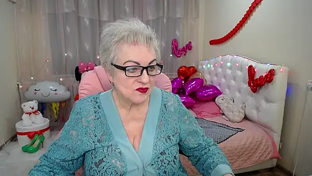 Snapshot of KayleSmoll chatting on February 2025 01:55:02 AM KayleSmoll online show from February 2025 01:55:02 AM