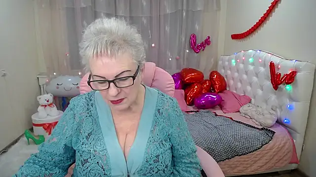 Snapshot of KayleSmoll chatting on February 2025 04:36:02 AM KayleSmoll online show from February 2025 04:36:02 AM