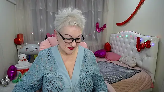 Snapshot of KayleSmoll chatting on February 2025 01:31:02 AM KayleSmoll online show from February 2025 01:31:02 AM