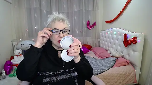 Snapshot of KayleSmoll chatting on February 2025 04:55:01 AM KayleSmoll online show from February 2025 04:55:01 AM