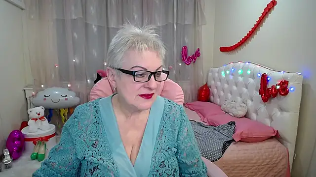 Snapshot of KayleSmoll chatting on February 2025 04:28:02 AM KayleSmoll online show from February 2025 04:28:02 AM