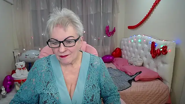 Snapshot of KayleSmoll chatting on February 2025 01:53:02 AM KayleSmoll online show from February 2025 01:53:02 AM
