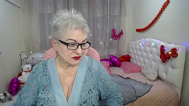 Snapshot of KayleSmoll chatting on February 2025 10:50:02 PM KayleSmoll online show from February 2025 10:50:02 PM