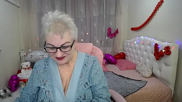 Snapshot of KayleSmoll chatting on March 2025 04:58:02 AM KayleSmoll online show from March 2025 04:58:02 AM