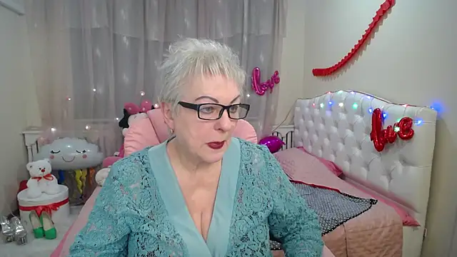 Snapshot of KayleSmoll chatting on March 2025 01:36:02 AM KayleSmoll online show from March 2025 01:36:02 AM