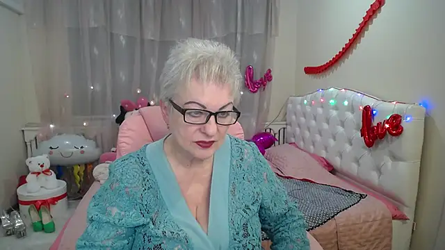 Snapshot of KayleSmoll chatting on March 2025 04:41:01 AM KayleSmoll online show from March 2025 04:41:01 AM