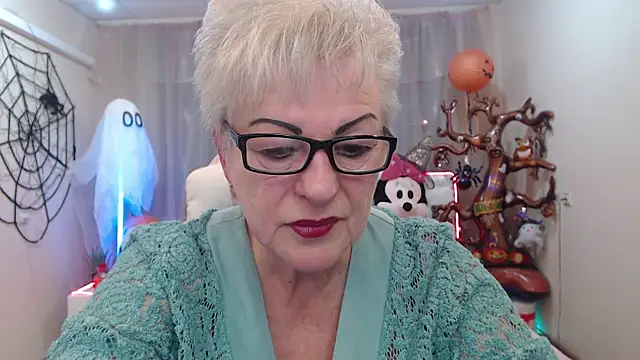 KayleSmoll online show from October 2025 06:29:02 PM