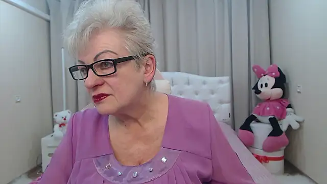 KayleSmoll online show from February 2026 07:47:02 PM