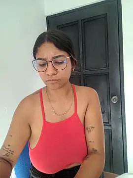 Sofythom1 online show from December 2025 08:02:01 PM