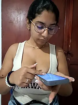 Sofythom1 online show from January 2026 03:11:01 AM