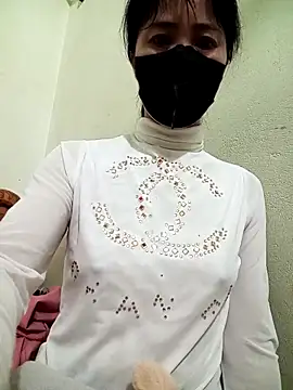 YunLem online show from February 2025 12:43:02 PM