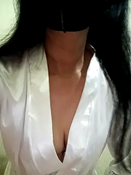 YunLem online show from February 2025 01:11:02 AM