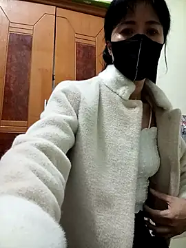 YunLem online show from February 2025 01:09:02 AM