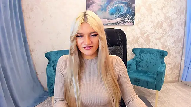 Snapshot of SelenaeMoore chatting on January 2025 02:34:01 PM SelenaeMoore online show from January 2025 02:34:01 PM