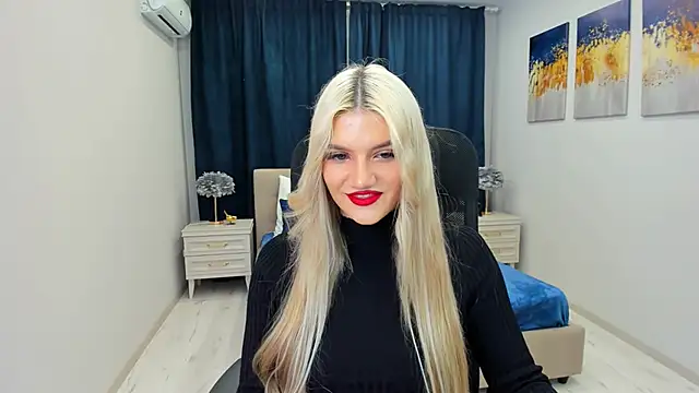 Snapshot of SelenaeMoore chatting on January 2025 07:38:01 PM SelenaeMoore online show from January 2025 07:38:01 PM